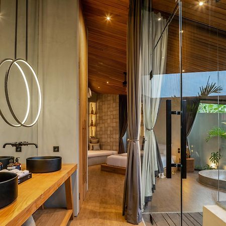 Villa Levante Bali By House Of Winds - Tropical Oasis Near Canggu Kerobokan Kültér fotó