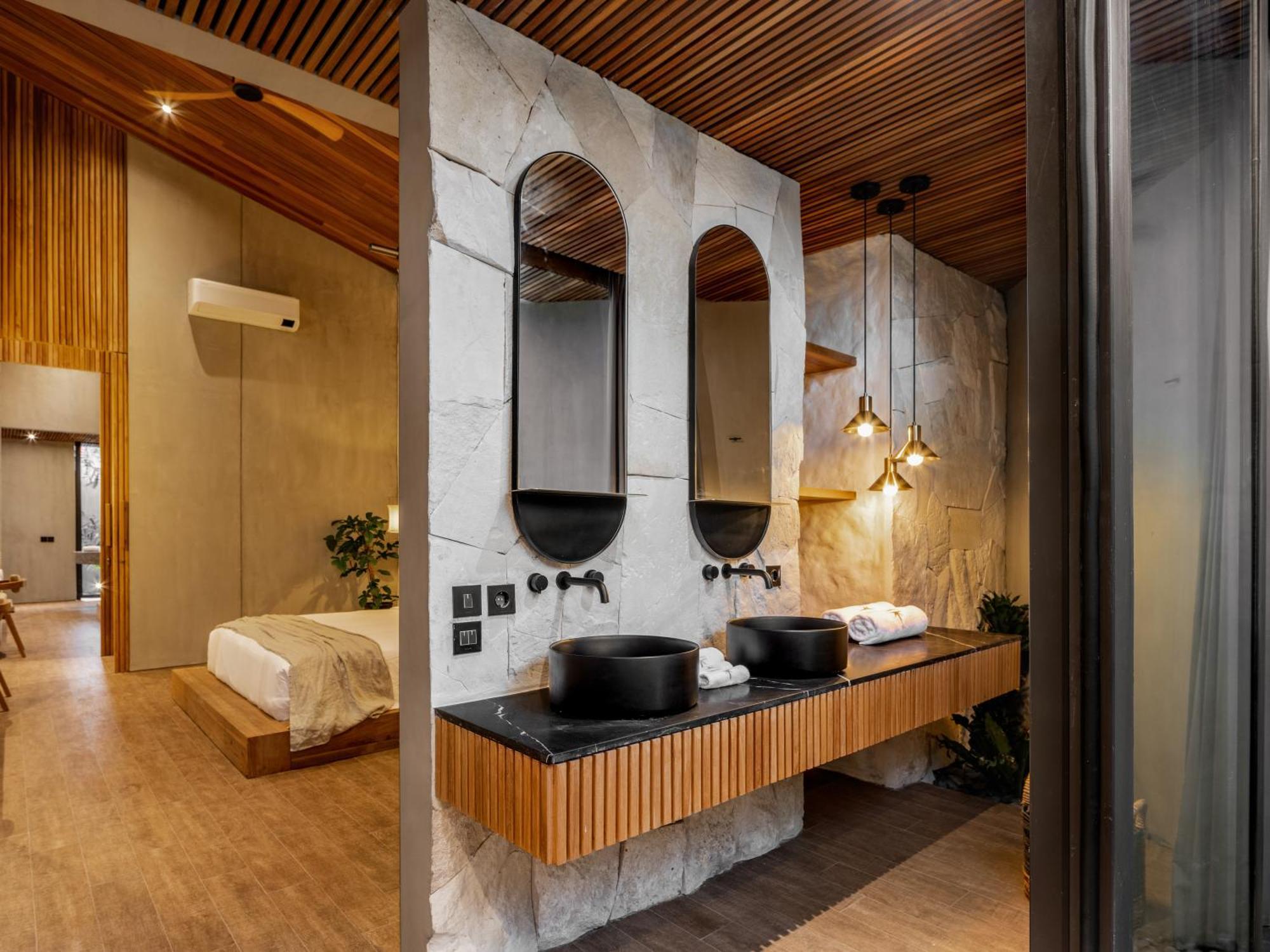Villa Levante Bali By House Of Winds - Tropical Oasis Near Canggu Kerobokan Kültér fotó
